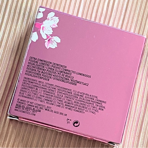 MAC Petallic Metallic Extra Dimension Skinfinish Wild Cherry LIMITED EDITION - Picture 2 of 4